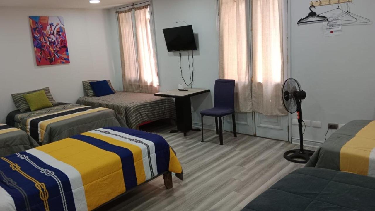 Готель Hostal Mancora Monjitas 755 Сантьяго Екстер'єр фото