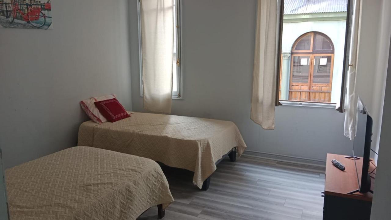 Готель Hostal Mancora Monjitas 755 Сантьяго Екстер'єр фото