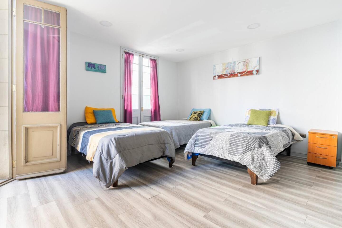 Готель Hostal Mancora Monjitas 755 Сантьяго Екстер'єр фото