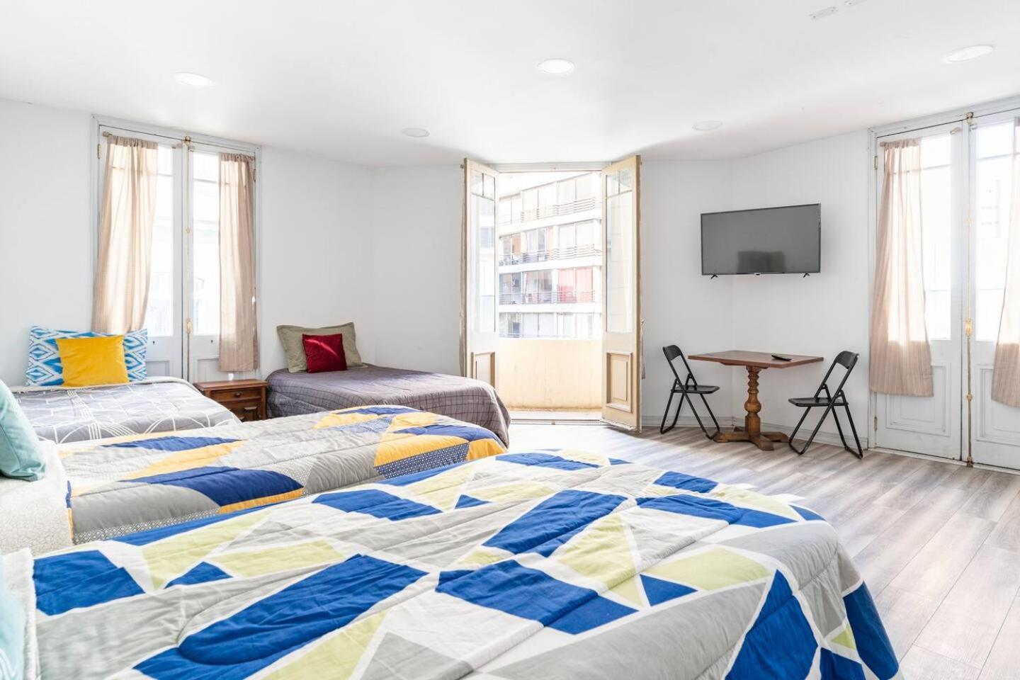 Готель Hostal Mancora Monjitas 755 Сантьяго Екстер'єр фото