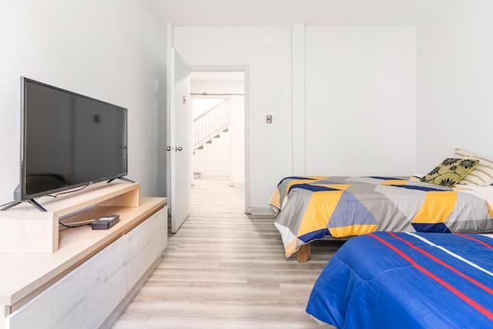Готель Hostal Mancora Monjitas 755 Сантьяго Екстер'єр фото