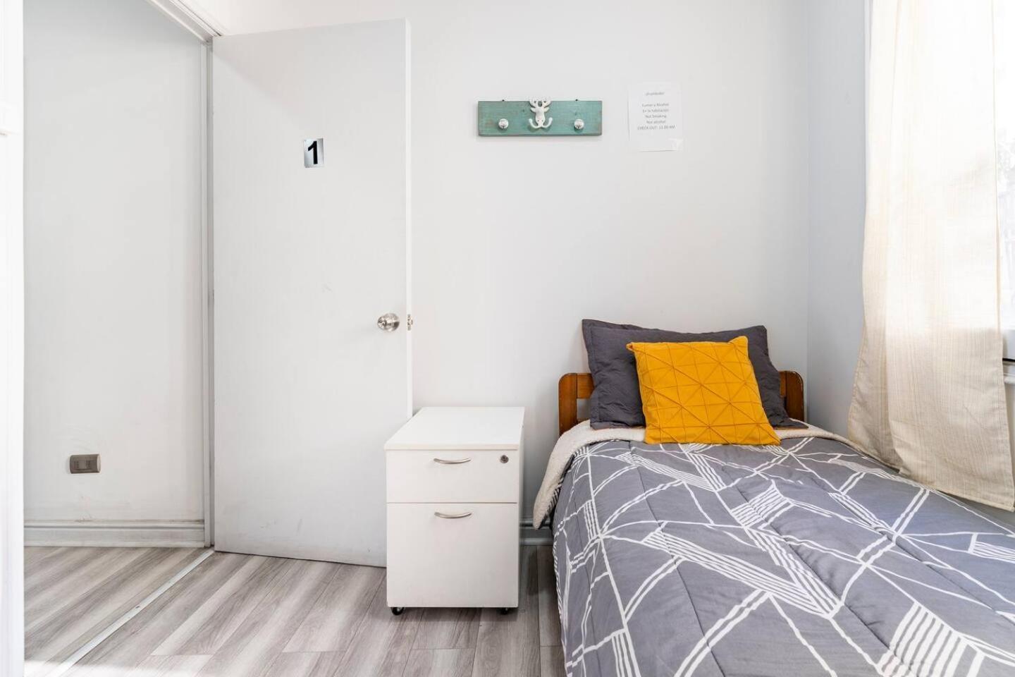 Готель Hostal Mancora Monjitas 755 Сантьяго Екстер'єр фото